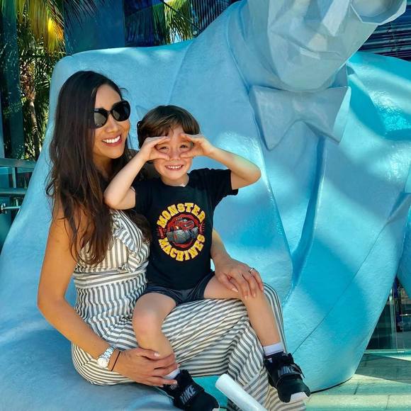 Meet your Posher, Vannia - Picture 1 of 1